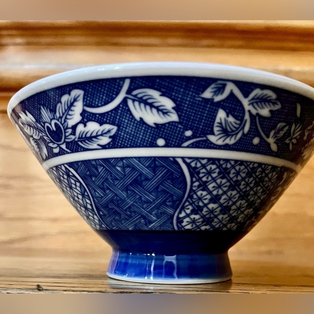 VTG Ardco Dallas Japan Blue & White Porcelain Footed Rice Bowl Chinoiserie Decor